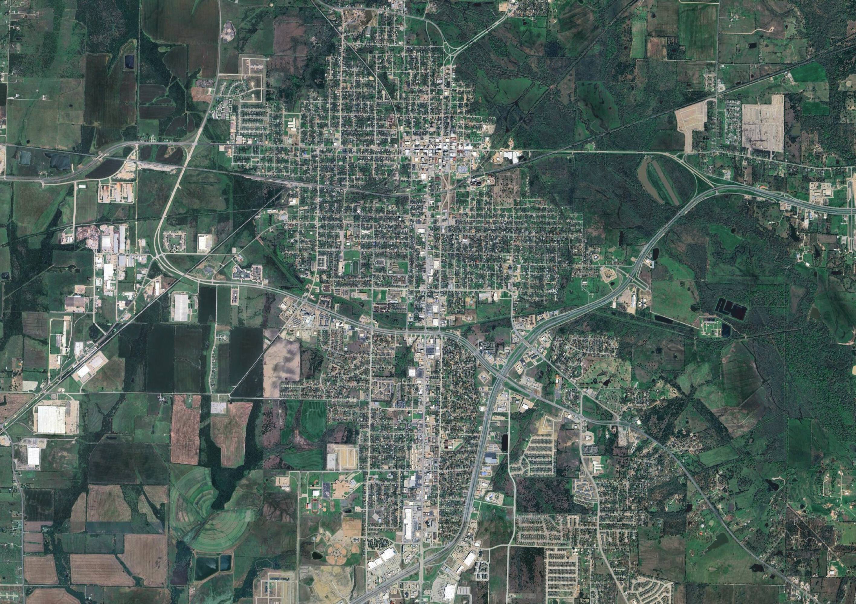 10246040