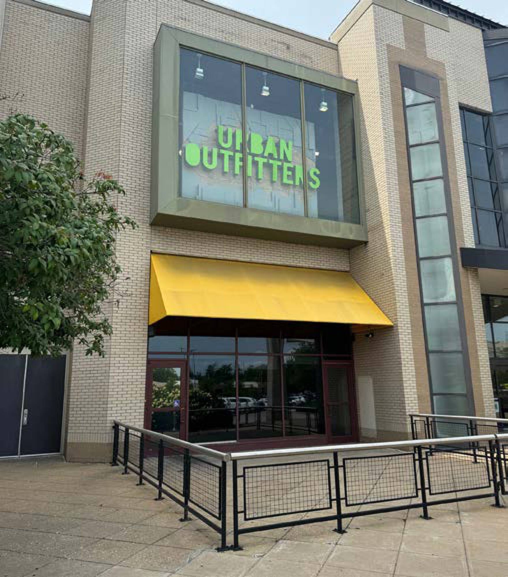 1155 St Louis Galleria St, Richmond Heights, MO 63117