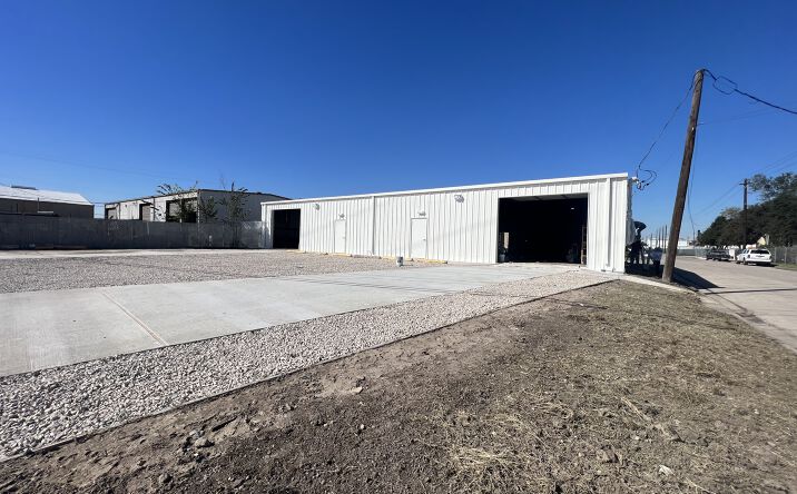 Pictures of Industrial property located at 6229 Dixie Dr, Houston, TX 77087 for lease - image #1