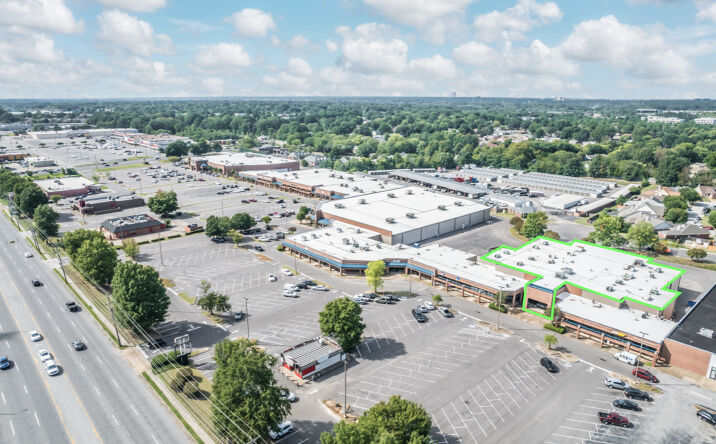 Pictures of Retail property located at 6740 Winchester Rd, Memphis, TN 38115 for lease - image #1