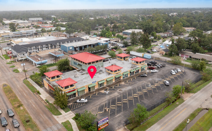 Pictures of Retail, Industrial, Special Purpose property located at 5206 Airline Dr, Houston, TX 77022 for lease - image #1
