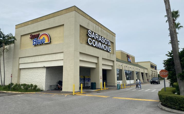 Pictures of Retail, Office property located at 935 N Beneva Rd, Sarasota, FL 34232 for lease - image #1