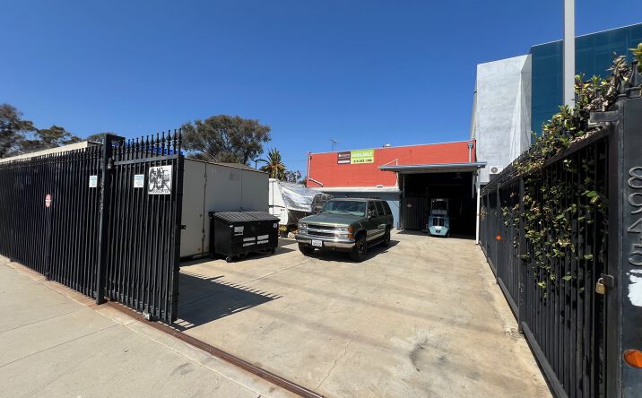 Pictures of Industrial property located at 8945 Ellis Ave, Los Angeles, CA 90034 for lease - image #1