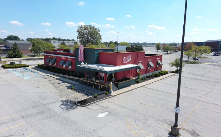 Pictures of Restaurant property located at 6045 E 86th St, Indianapolis, IN 46250 for lease - image #1