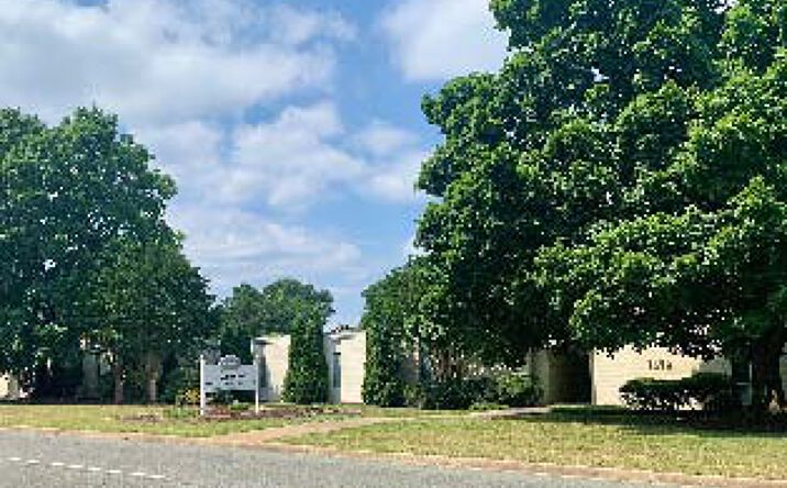 Pictures of Office property located at 5500 Monument Ave, Richmond, VA 23226 for lease - image #1