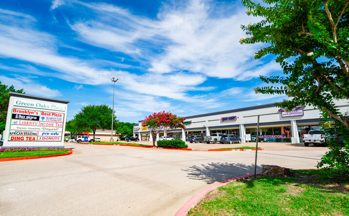 Pictures of Retail, Restaurant property located at 2425 SE Green Oaks Blvd, Arlington, TX 76018 for lease - image #1