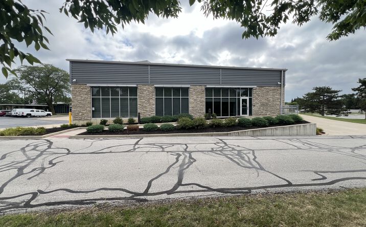 Pictures of Office property located at 2980 E Coliseum Blvd, Fort Wayne, IN 46805 for lease - image #1