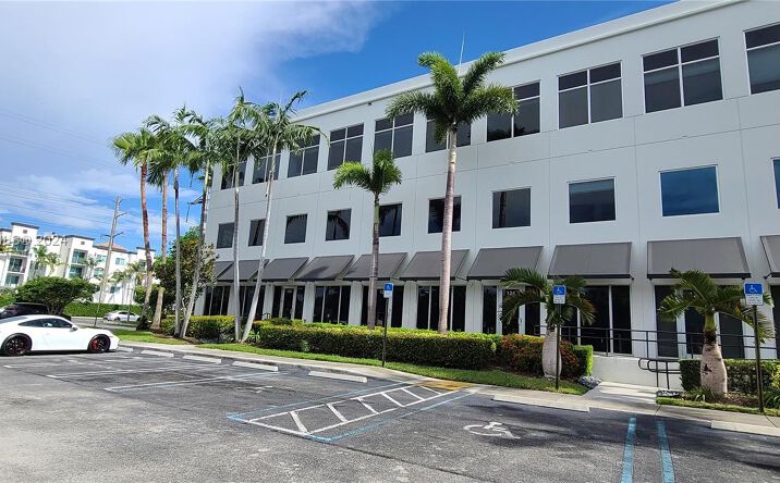 Pictures of Office property located at 7950 NW 53rd St, Doral, FL 33166 for lease - image #1