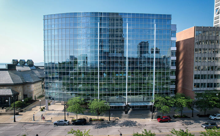 Pictures of Office property located at 875 E Wisconsin Ave, Milwaukee, WI 53202 for lease - image #1