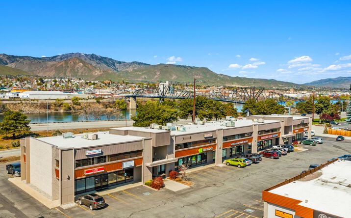Pictures of Retail, Office property located at 636 Valley Mall Pkwy, East Wenatchee, WA 98802 for lease - image #1