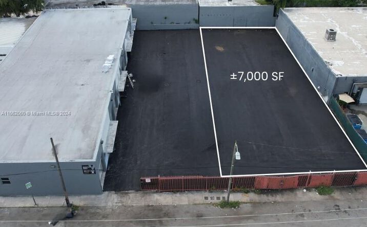 Pictures of Industrial property located at 1740 NW 22nd St, Miami, FL 33142 for lease - image #1