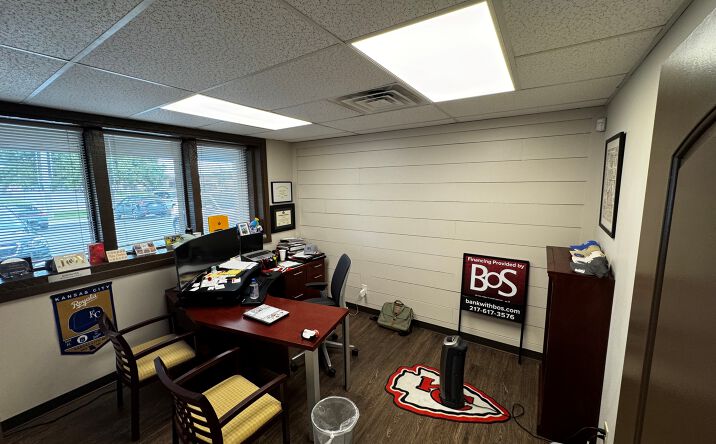Pictures of Retail, Office property located at 1170 W Kansas St, Liberty, MO 64068 for lease - image #1