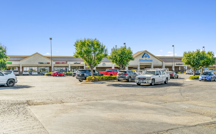 Pictures of Retail property located at 785 Tucker Rd, Tehachapi, CA 93561 for lease - image #1