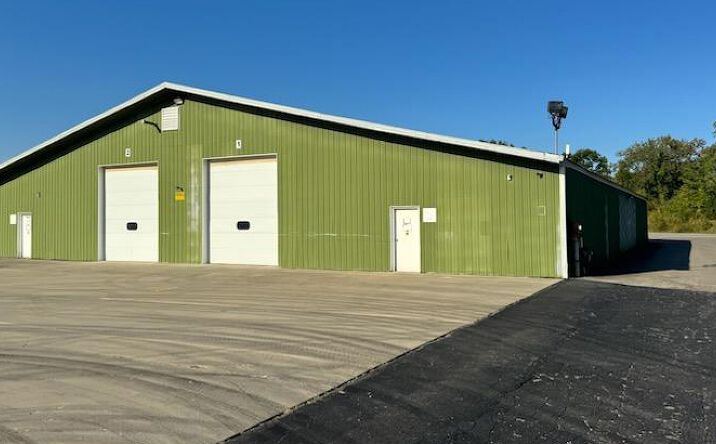 Pictures of Industrial property located at 3541 32nd St, Port Huron, MI 48060 for lease - image #1