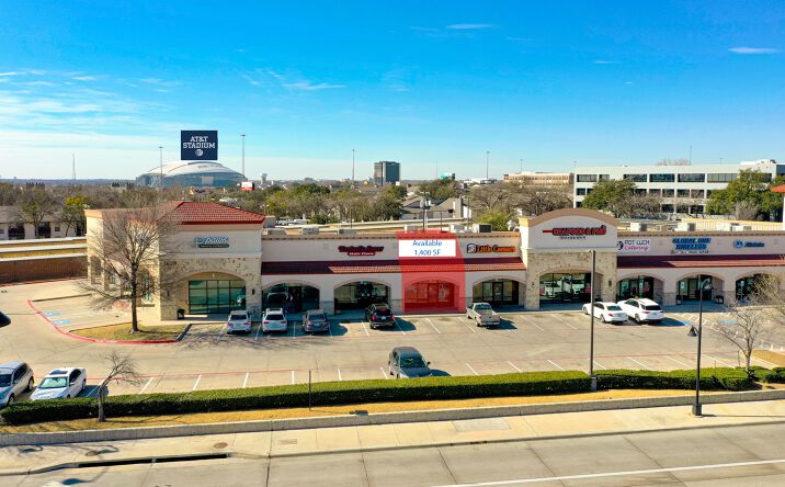 Pictures of Retail property located at 1630 E Lamar Blvd, Arlington, TX 76006 for lease - image #1