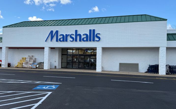 Pictures of Retail, Office, Restaurant property located at 1462 US-211, Luray, VA 22835 for lease - image #1