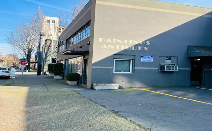 Pictures of Retail property located at 11th & Flanders, Portland, OR 97232 for lease - image #1