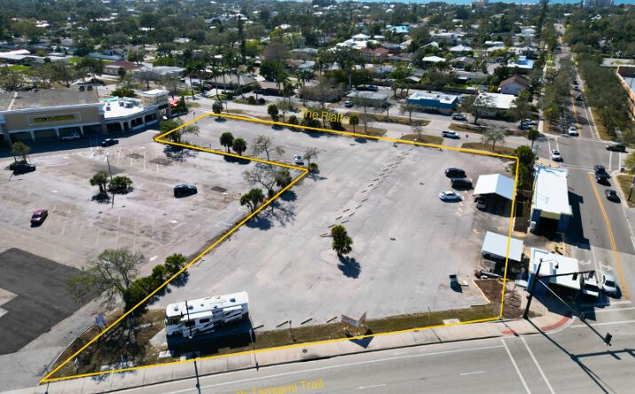 Pictures of Land property located at 710 S Tamiami Trail, Osprey, FL 34229 for lease - image #1