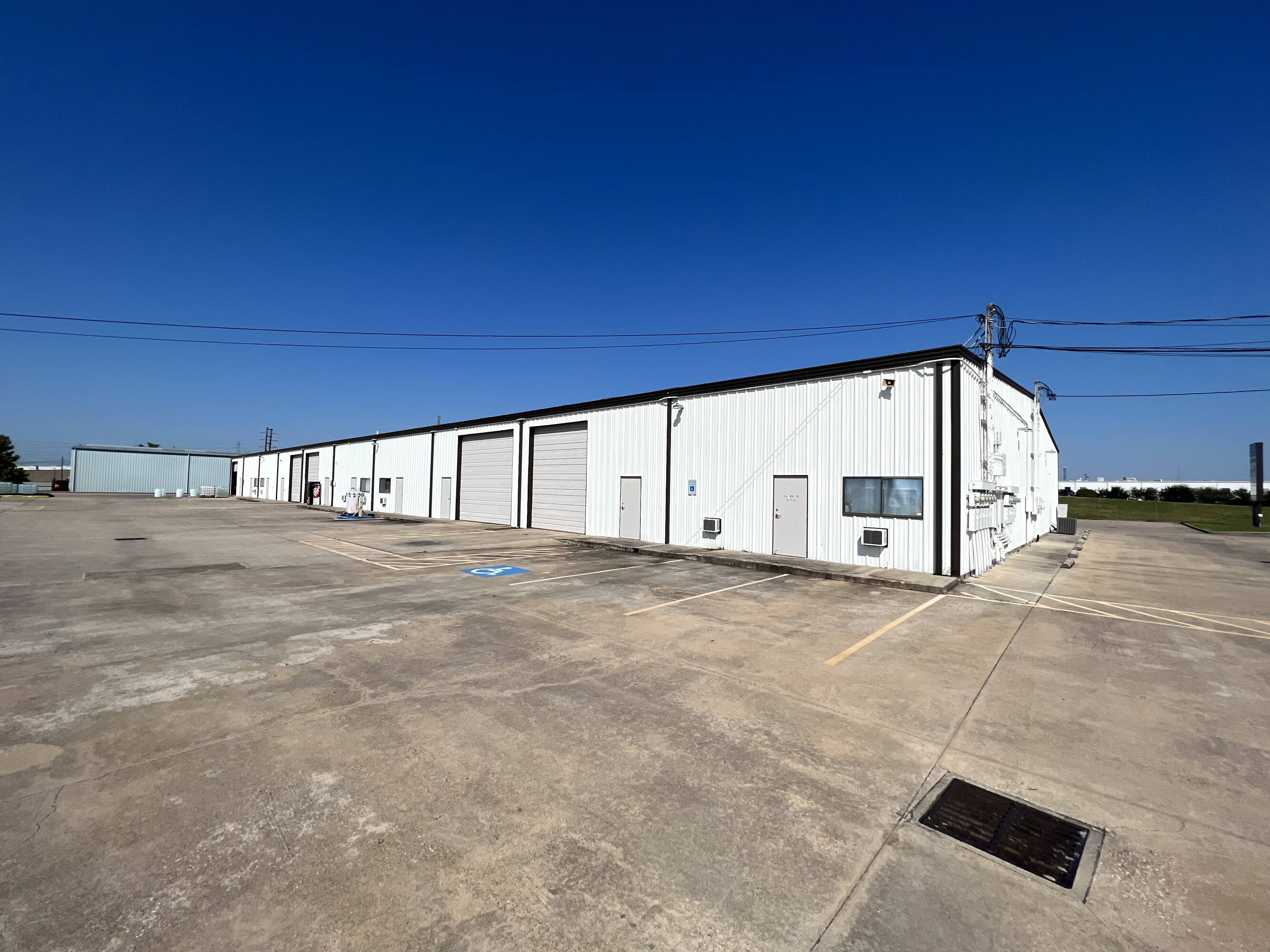 1424 Sens Rd, La Porte, TX 77571