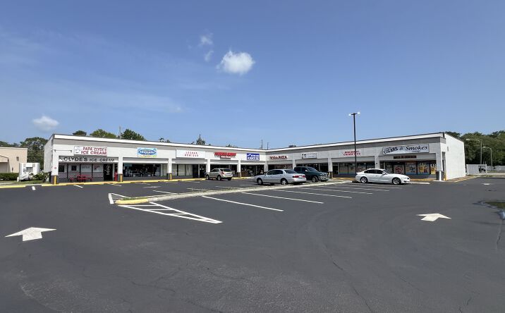 Pictures of Retail property located at 1217 Kass Cir, Spring Hill, FL 34606 for lease - image #1