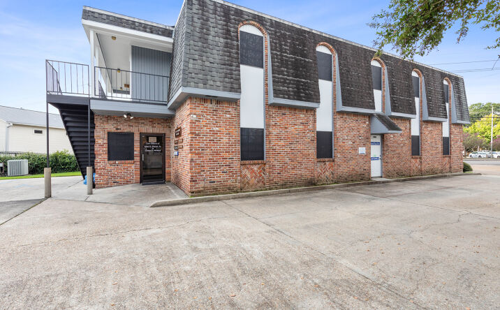 Pictures of Office property located at 708 W University Ave, Lafayette, LA 70501 for lease - image #1