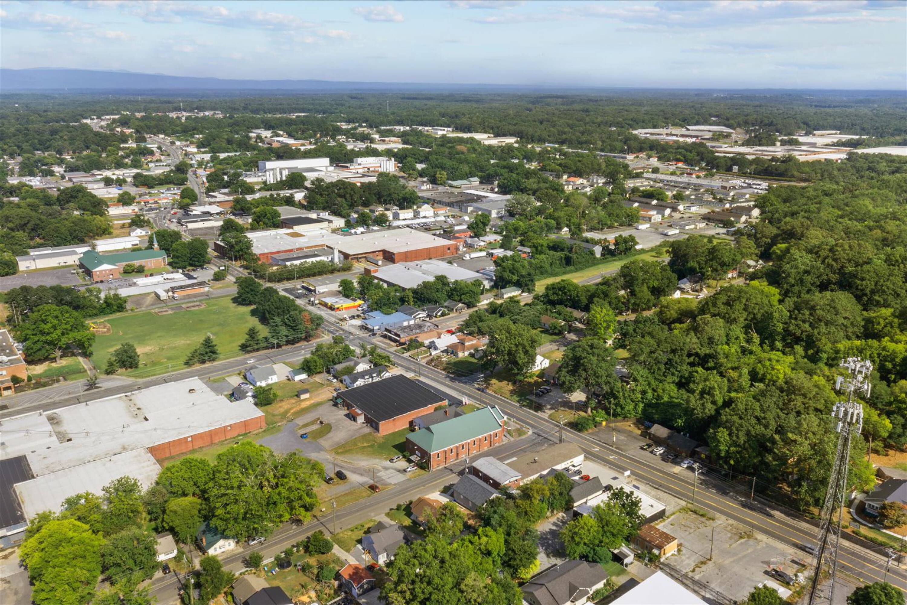 617 E Morris St, Dalton, GA 30721