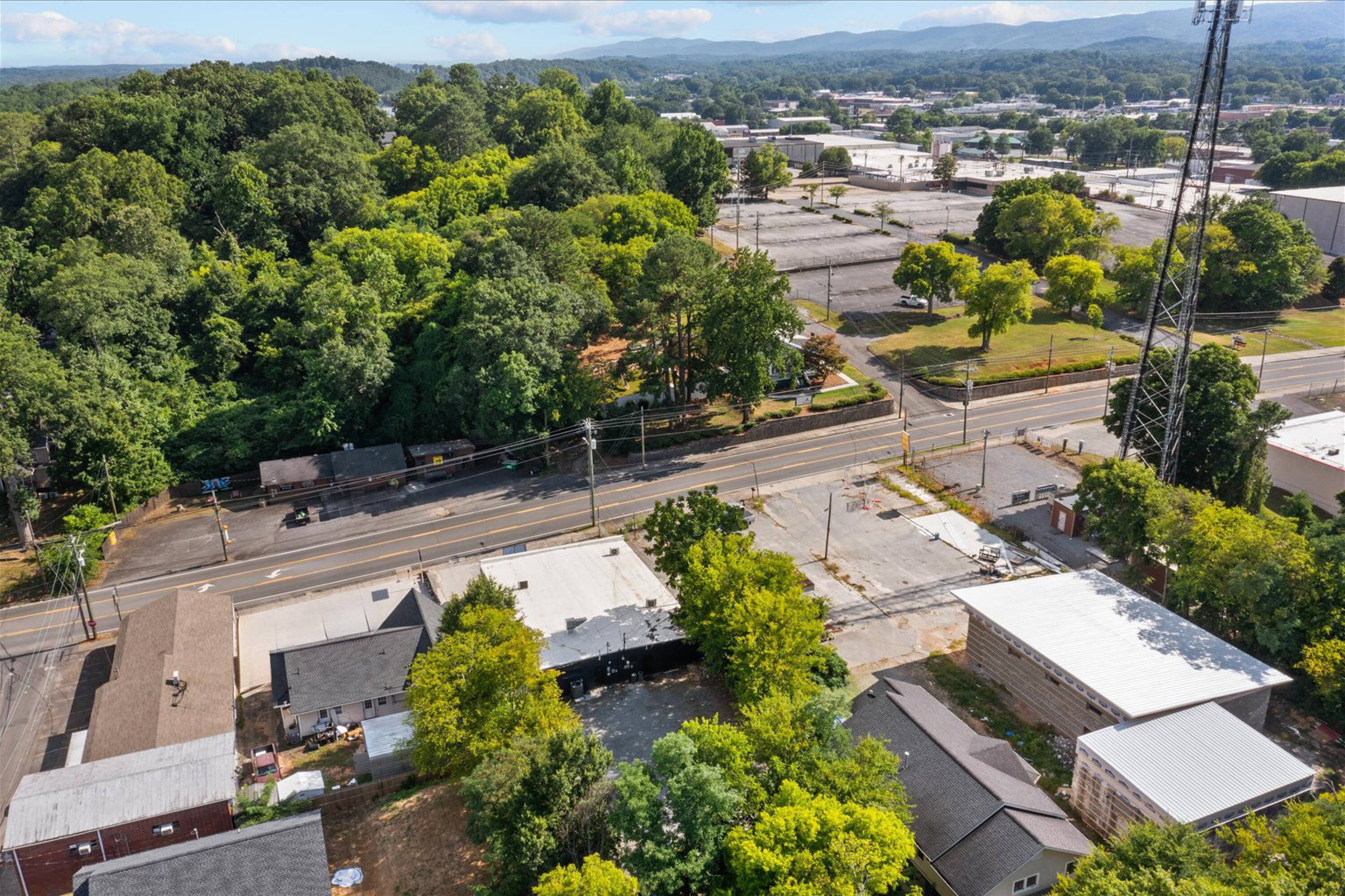 617 E Morris St, Dalton, GA 30721