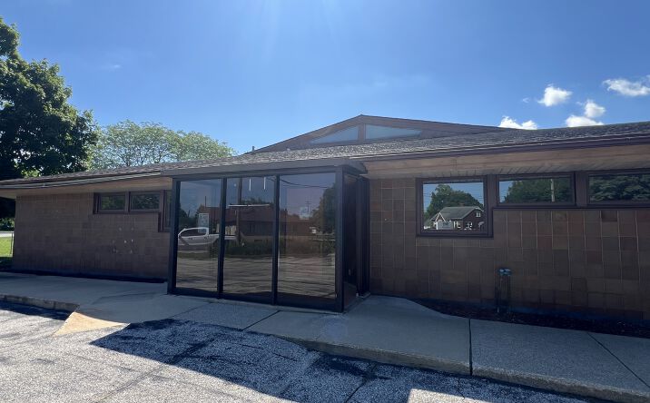 Pictures of Office property located at 1001 Mulholland St, Bay City, MI 48708 for lease - image #1