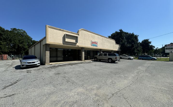Pictures of Retail, Office, Special Purpose property located at 4104 Main St, Moss Point, MS 39563 for lease - image #1