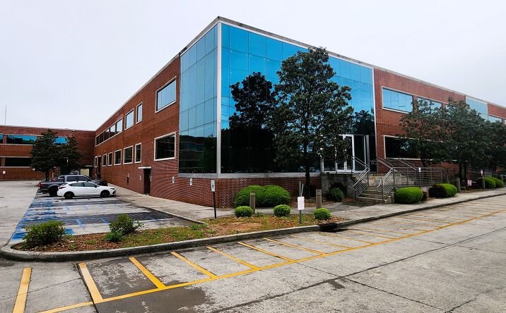 Pictures of Office property located at 1301 Riverfront Pkwy, Chattanooga, TN 37402 for lease - image #1