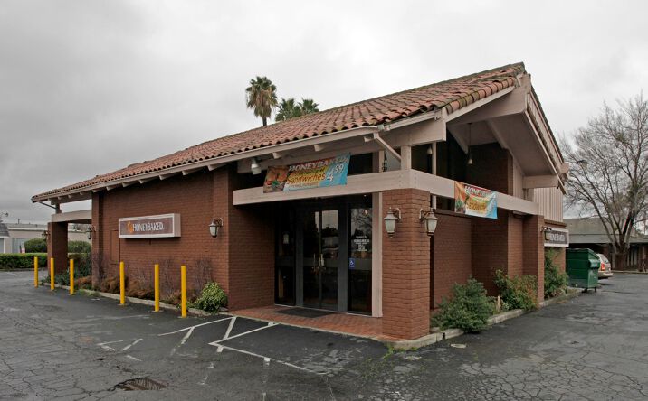 Pictures of Retail property located at 2863 & 2875 Fulton Ave, Sacramento, CA 95821 for lease - image #1