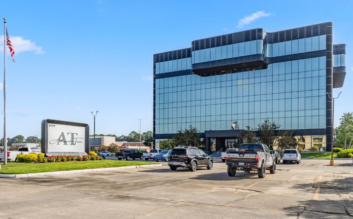 Pictures of Office property located at 3639 Ambassador Caffery Pkwy, Lafayette, LA 70503 for lease - image #1