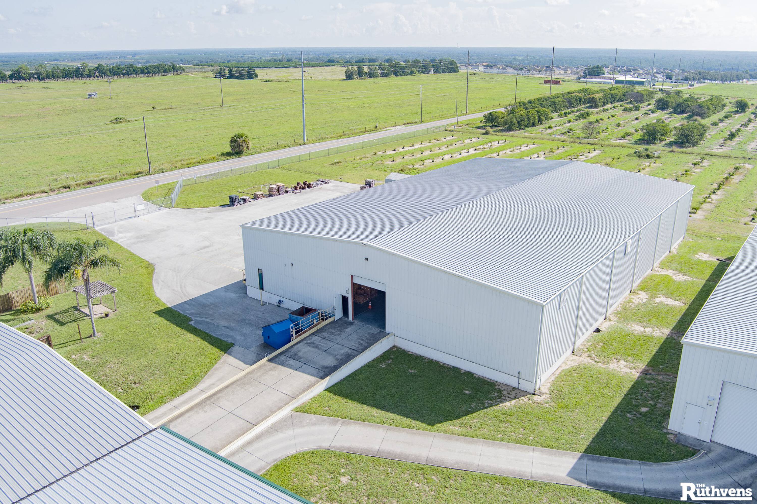 8400 Lake Trask Rd, Dundee, FL 33838