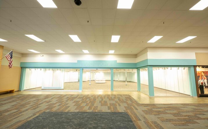Pictures of Retail property located at 1690 Industrial Rd, Emporia, KS 66801 for lease - image #1
