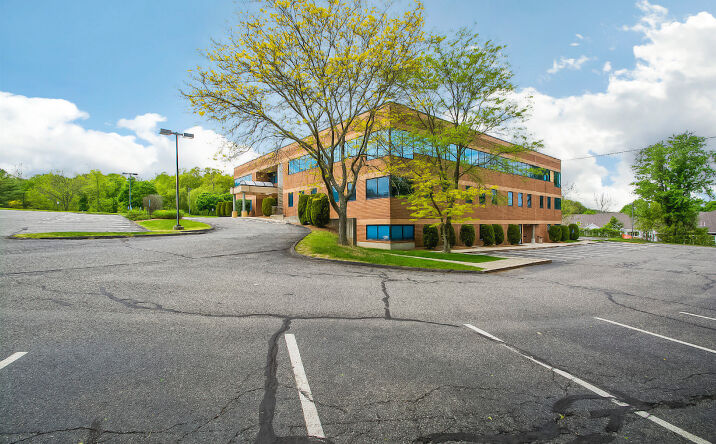 Pictures of Office property located at 60 Old New Milford Rd, Brookfield, CT 06804 for lease - image #1