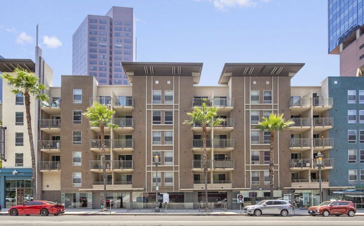 Pictures of Retail, Restaurant property located at 1050 Wilshire Blvd, Los Angeles, CA 90017 for lease - image #1