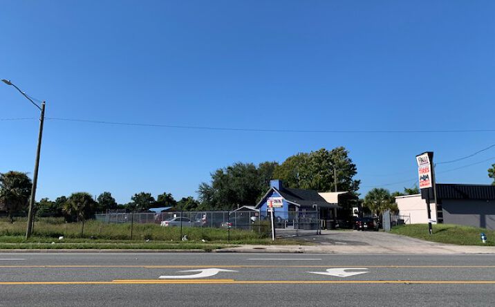 Pictures of Retail, Office, Special Purpose property located at 5052 Edgewater Dr, Orlando, FL 32810 for lease - image #1