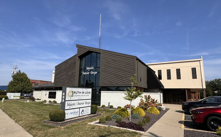 Pictures of Office property located at 808 Eldorado Rd, Bloomington, IL 61704 for lease - image #1