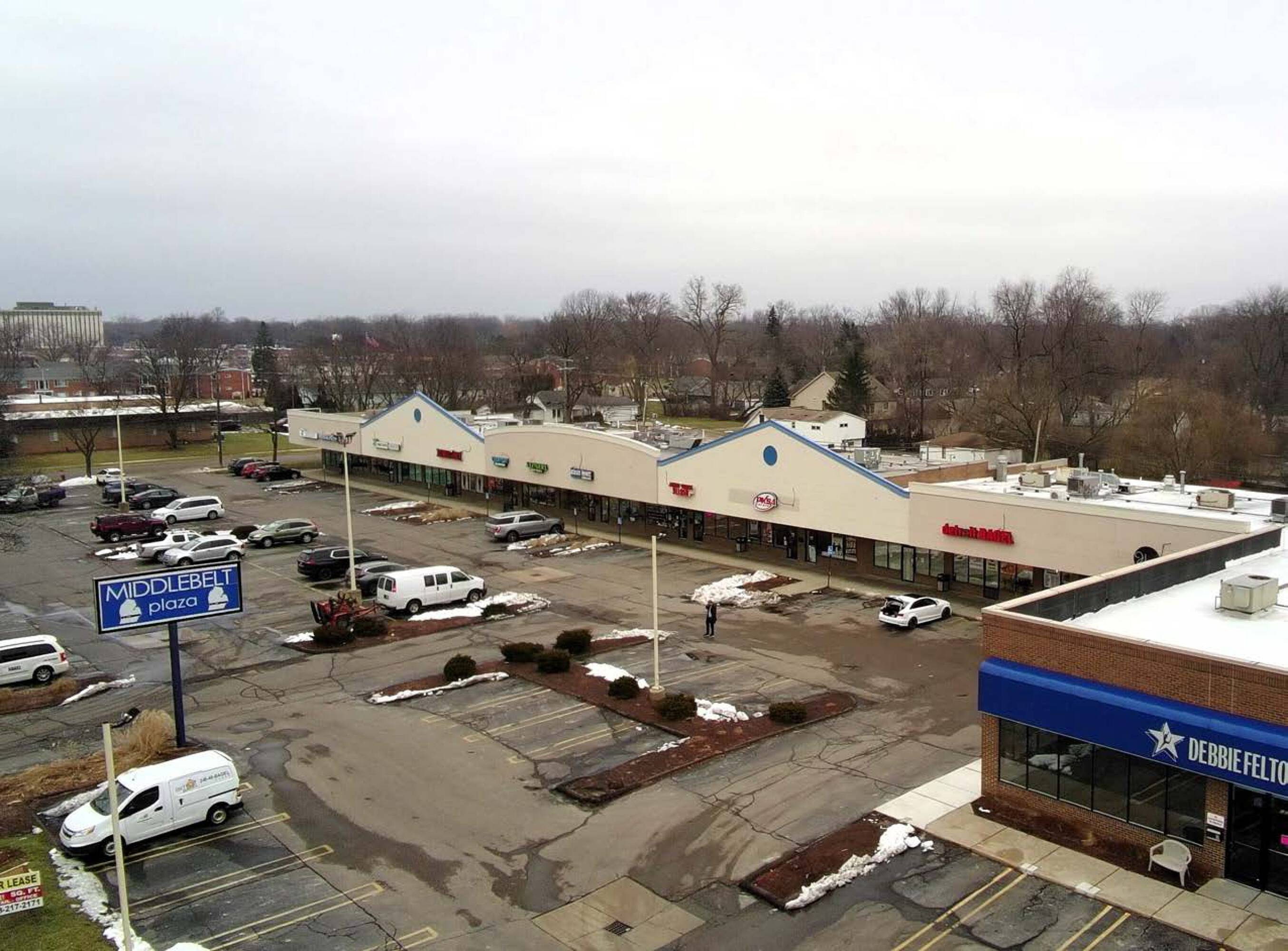 1861818790 Middlebelt Road, Livonia, MI 48152