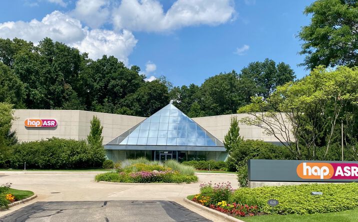 Pictures of Office property located at 618 Kenmoor Ave SE, Grand Rapids, MI 49546 for lease - image #1