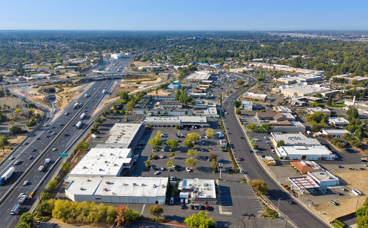 Pictures of Retail property located at 212 Harding Blvd, Roseville, CA 95678 for lease - image #1