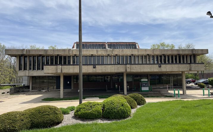 Pictures of Retail, Office property located at 4600 N Brandywine Dr, Peoria, IL 61614 for lease - image #1