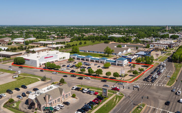 Pictures of Retail property located at 1427 S Broadway Ave, Edmond, OK 73034 for lease - image #1
