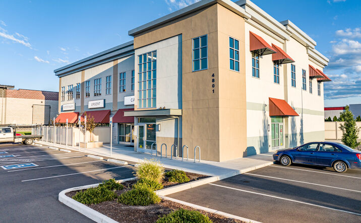Pictures of Office property located at 4801 Biddle Rd, Central Point, OR 97502 for lease - image #1