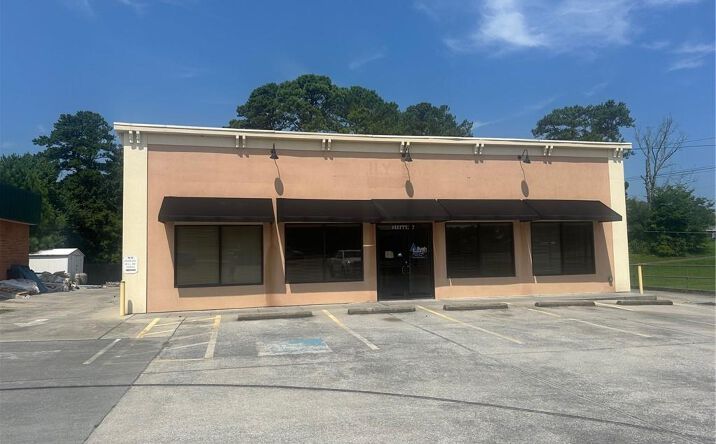 Pictures of Office, Retail property located at 355 Richardson Road SE Unit 7, Calhoun, GA 30701 for lease - image #1