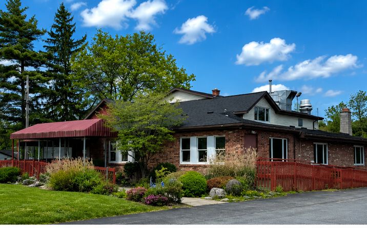 Pictures of Restaurant property located at 8445 Main Street, Williamsville, NY 14221 for lease - image #1