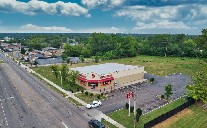 Pictures of Retail property located at 1028 N Gettysburg Ave, Dayton, OH 45417 for lease - image #1