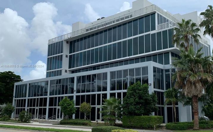 Pictures of Office property located at 10450 NW 33rd St # 309, Doral, FL 33172 for lease - image #1