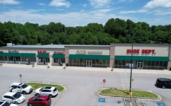 Pictures of Retail property located at 250 Furniture Dr, Cornelia, GA 30531 for lease - image #1
