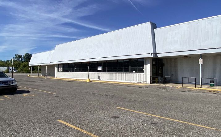 Pictures of Retail property located at 3200 W 65th St, Cleveland, OH 44102 for lease - image #1